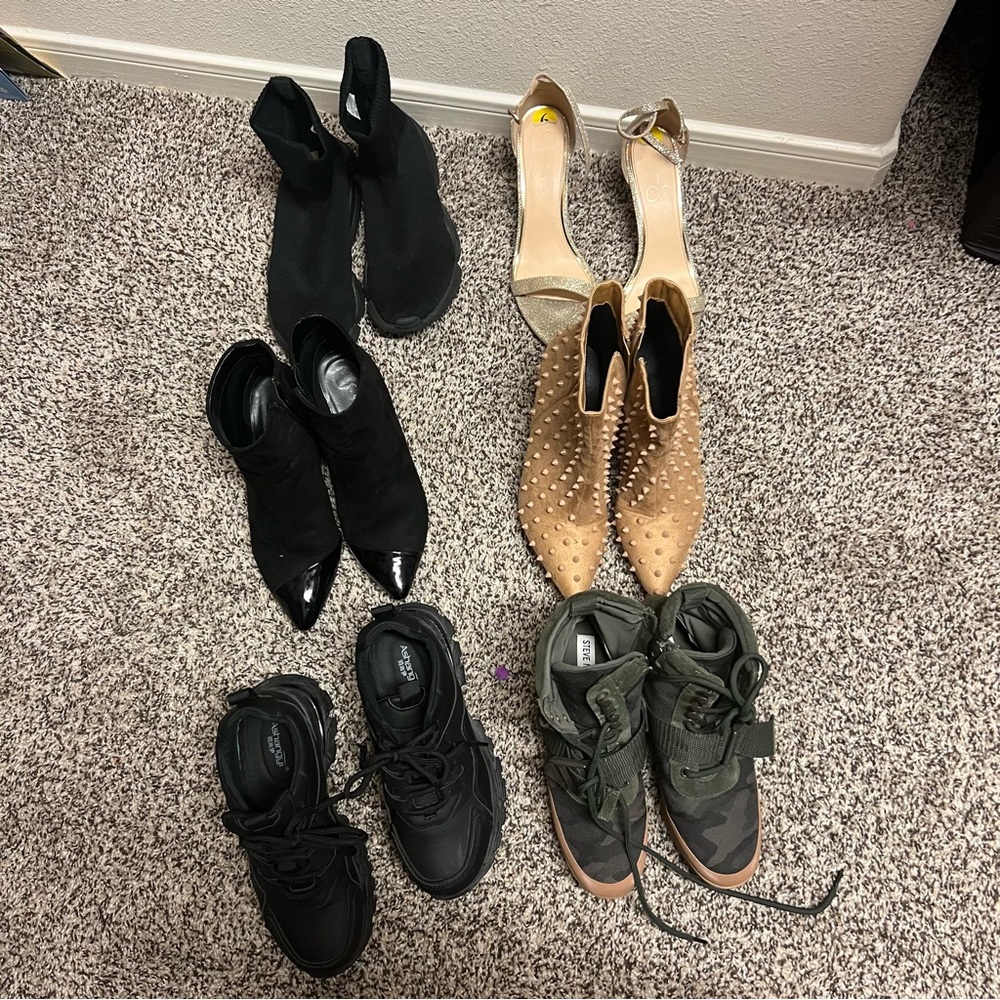 6 pairs of shoes